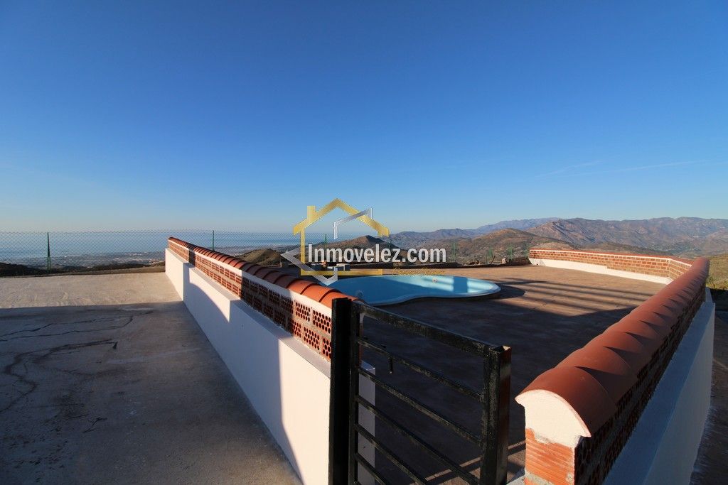 Cortijo en Vélez de Benaudalla (Ref.:0331)