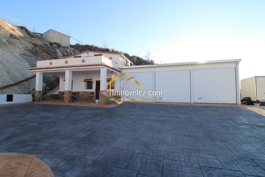 Cortijo en Vélez de Benaudalla (Ref.:0331)