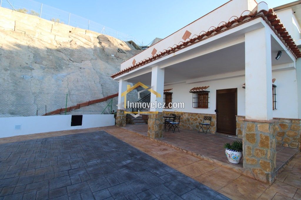 Cortijo en Vélez de Benaudalla (Ref.:0331)