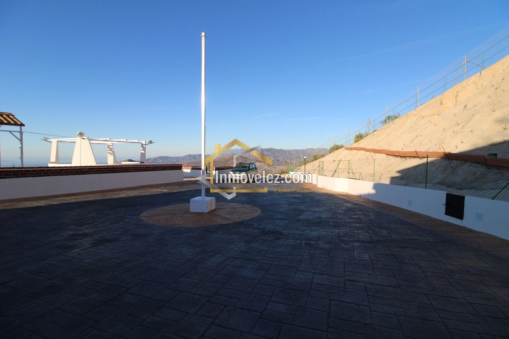 Cortijo en Vélez de Benaudalla (Ref.:0331)