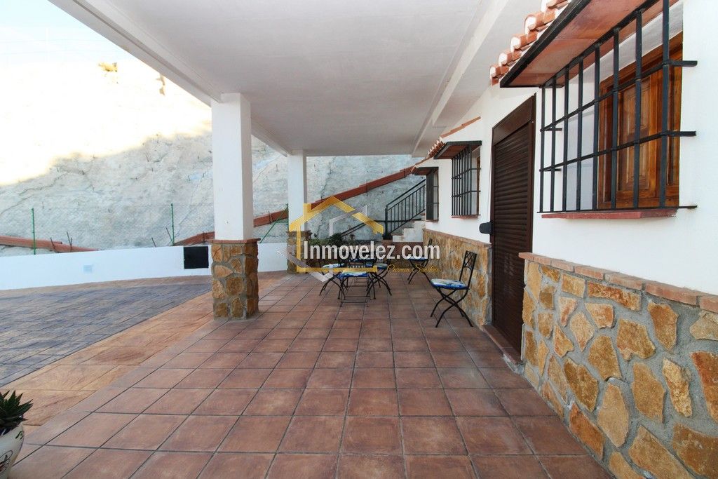 Cortijo en Vélez de Benaudalla (Ref.:0331)