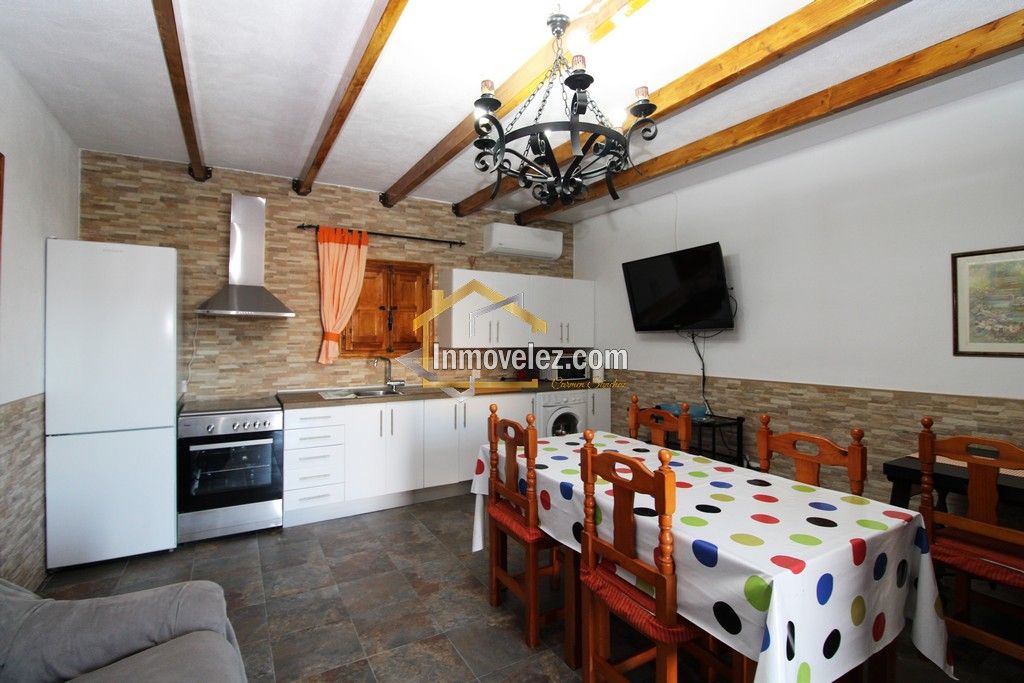 Cortijo en Vélez de Benaudalla (Ref.:0331)