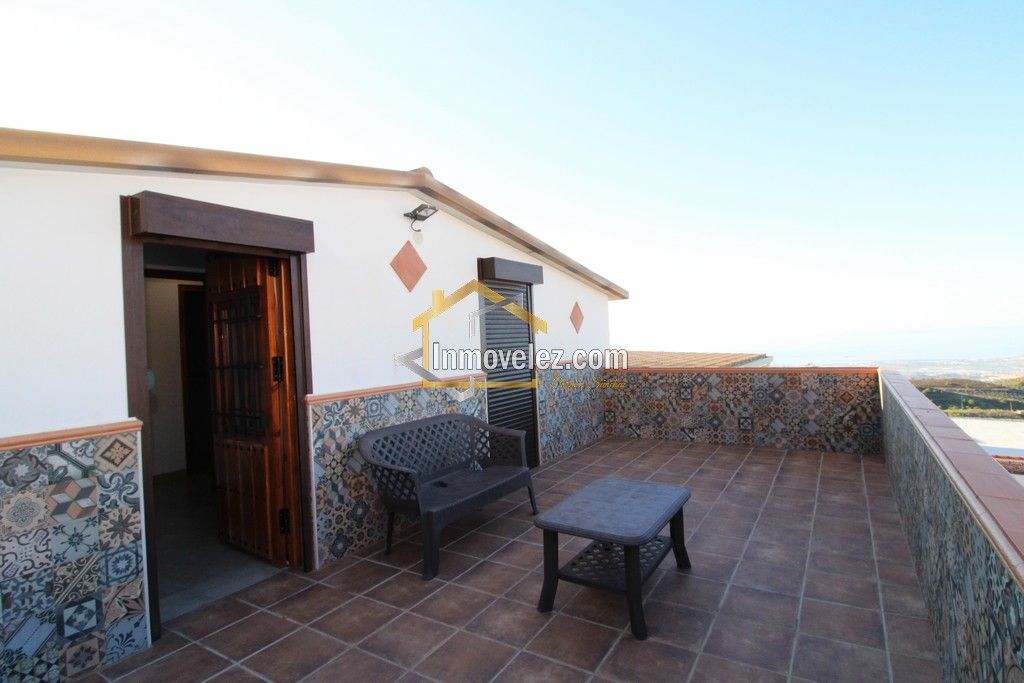 Cortijo en Vélez de Benaudalla (Ref.:0331)