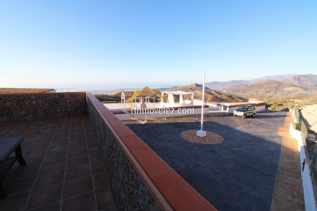 Cortijo en Vélez de Benaudalla (Ref.:0331)