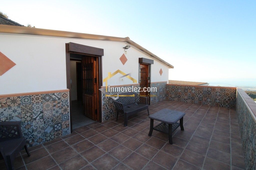 Cortijo en Vélez de Benaudalla (Ref.:0331)