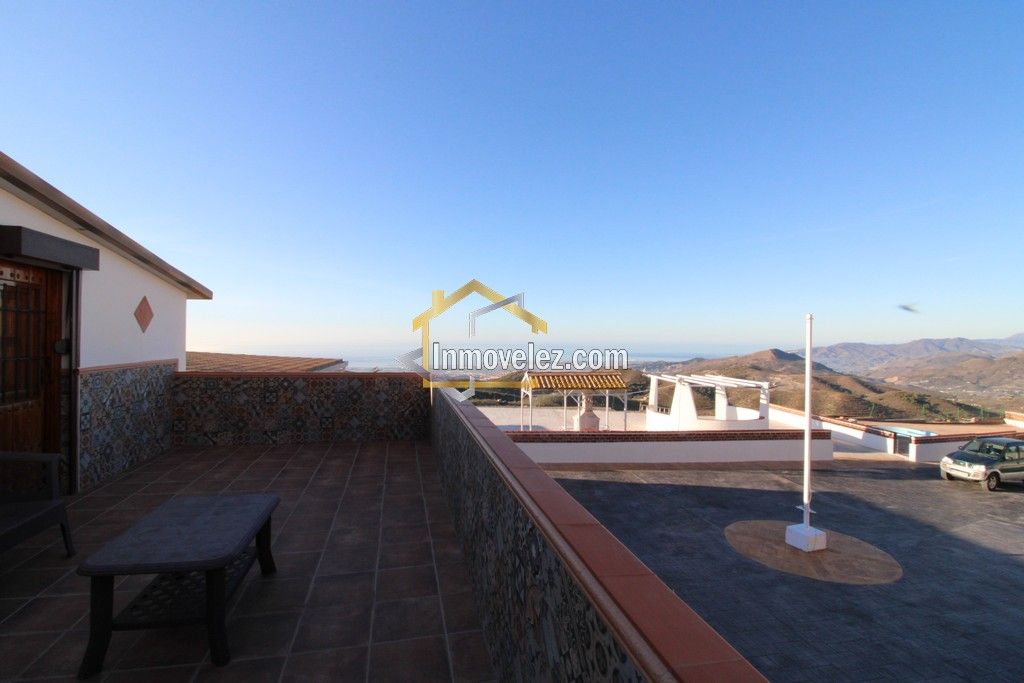 Cortijo en Vélez de Benaudalla (Ref.:0331)