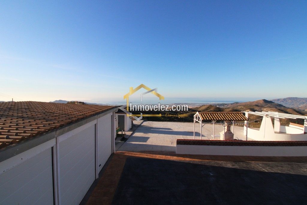 Cortijo en Vélez de Benaudalla (Ref.:0331)