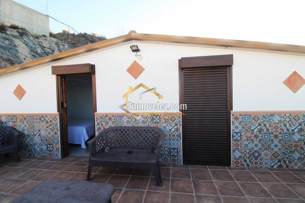 Cortijo en Vélez de Benaudalla (Ref.:0331)