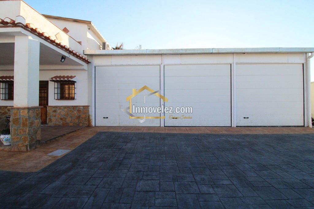 Cortijo en Vélez de Benaudalla (Ref.:0331)