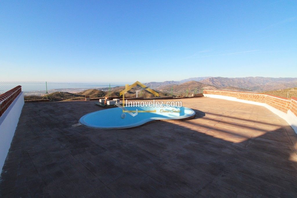 Cortijo en Vélez de Benaudalla (Ref.:0331)