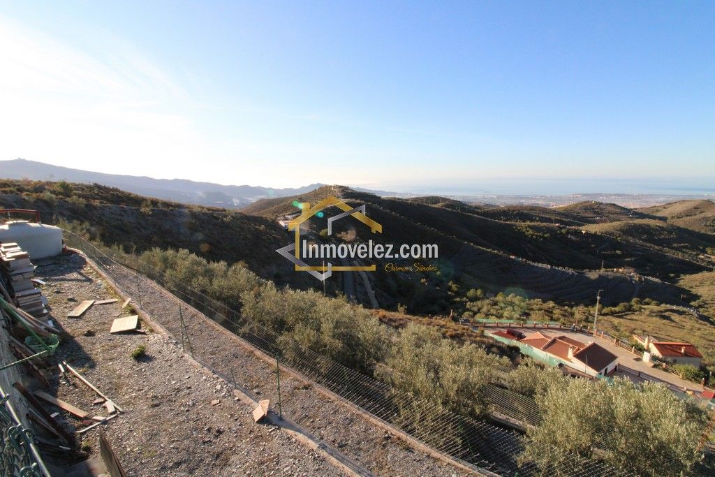 Cortijo en Vélez de Benaudalla (Ref.:0331)