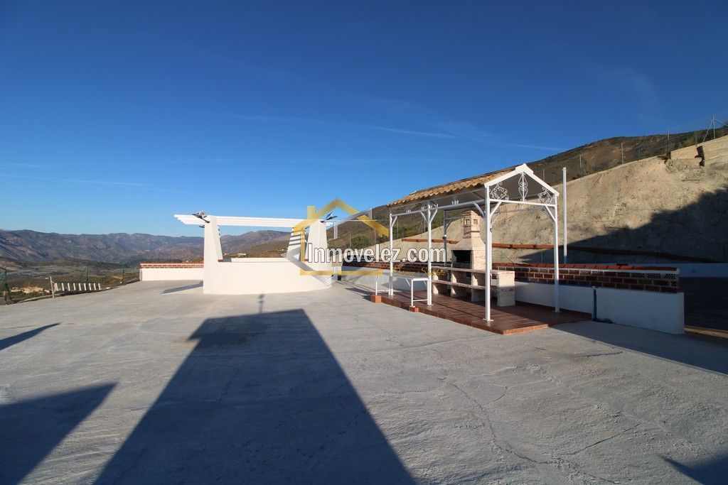 Cortijo en Vélez de Benaudalla (Ref.:0331)