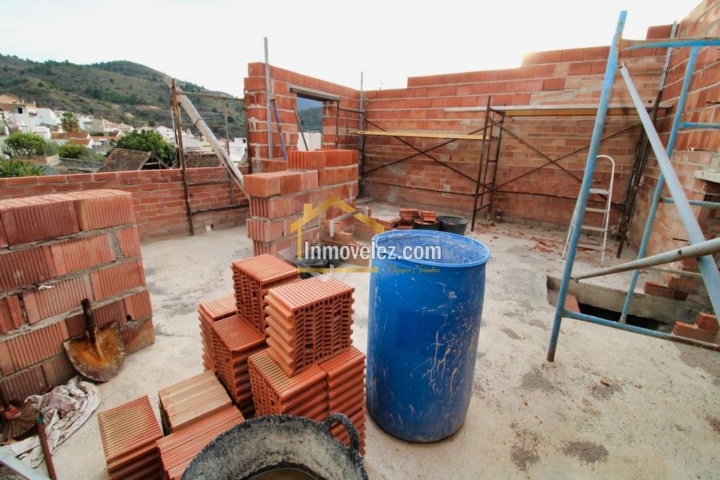 Casa en Vélez de Benaudalla (Ref.:0280)