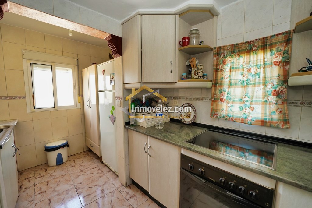 Gran casa en Vélez de Benaudalla (Ref.:0350)