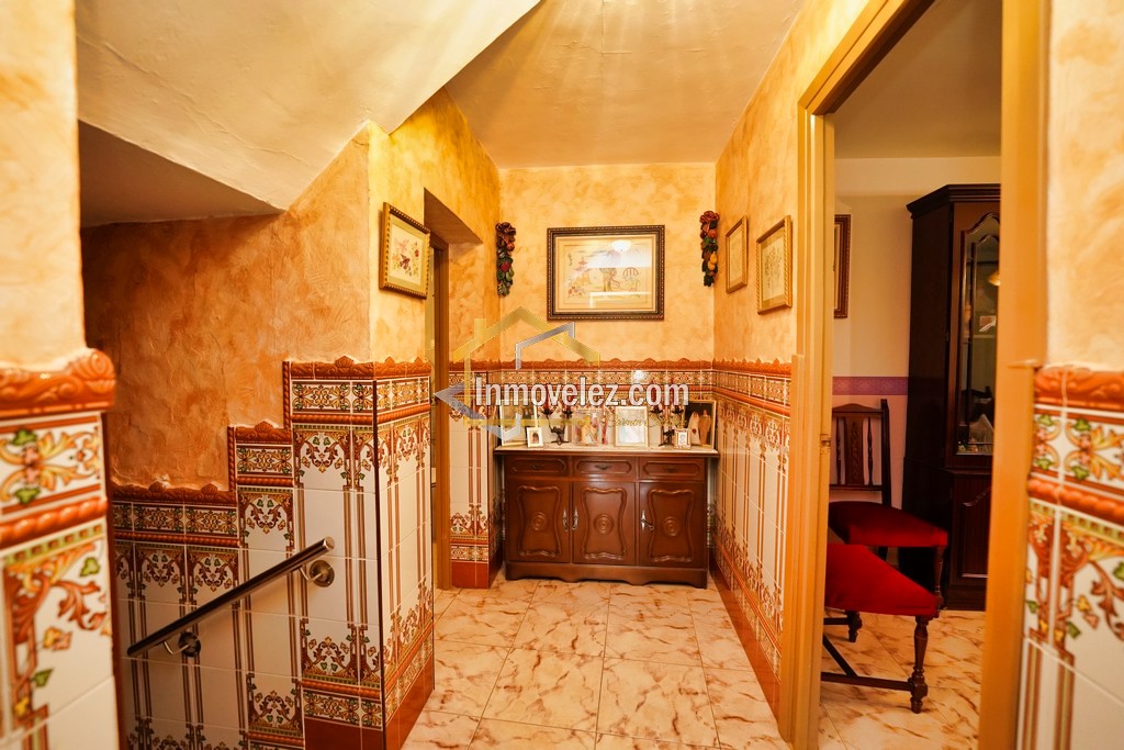 Gran casa en Vélez de Benaudalla (Ref.:0350)