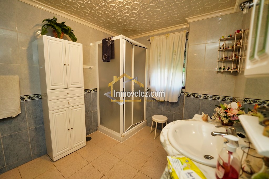 Gran casa en Vélez de Benaudalla (Ref.:0350)