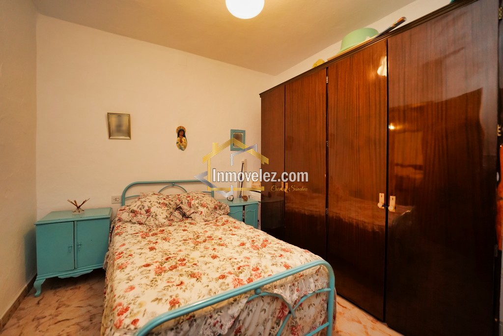 Gran casa en Vélez de Benaudalla (Ref.:0350)