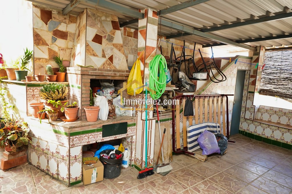 Gran casa en Vélez de Benaudalla (Ref.:0350)