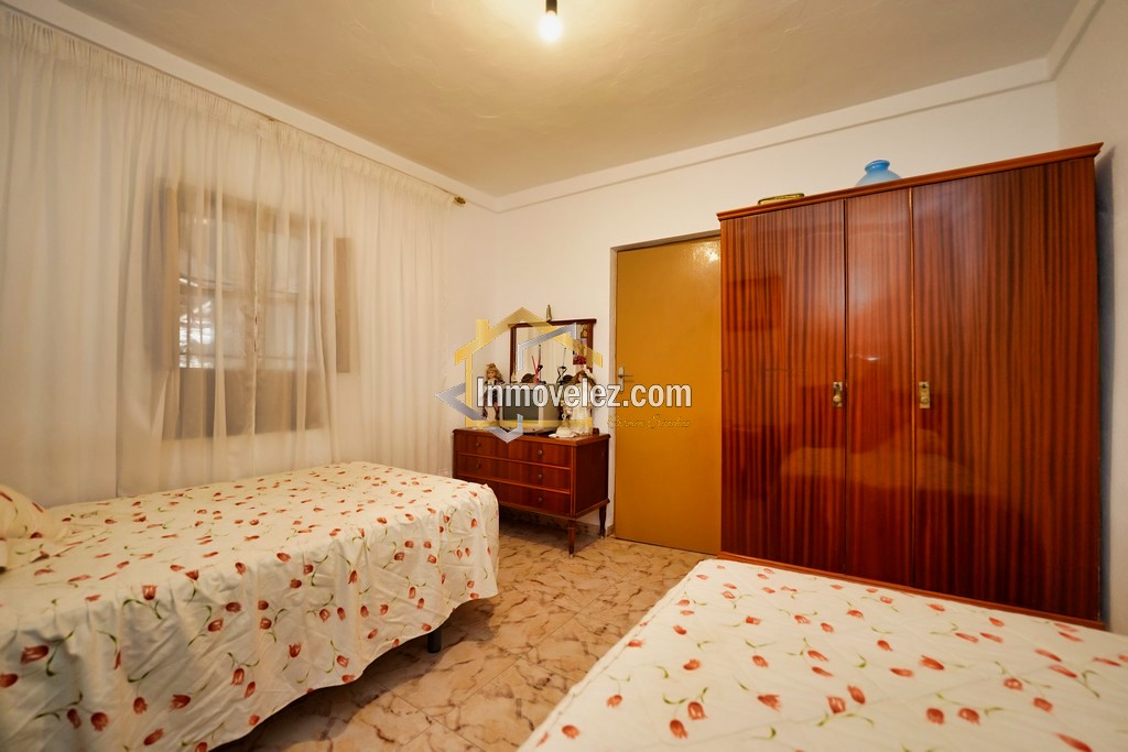Gran casa en Vélez de Benaudalla (Ref.:0350)