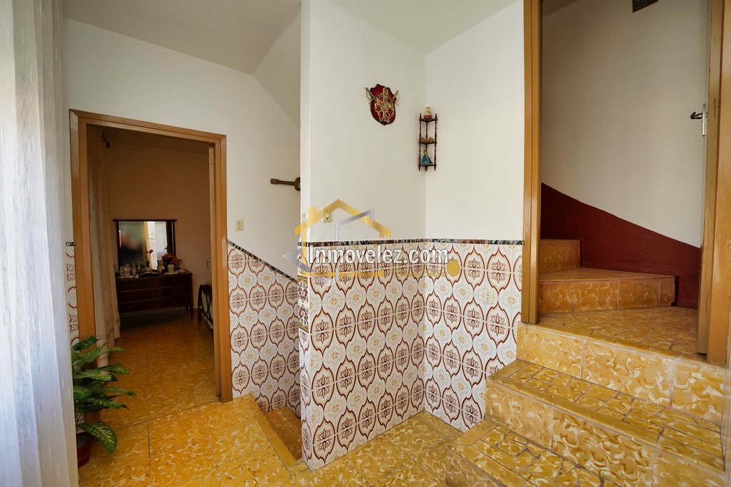 Gran casa en Vélez de Benaudalla (Ref.:0350)