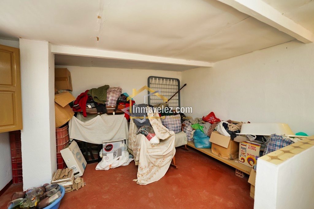 Gran casa en Vélez de Benaudalla (Ref.:0350)