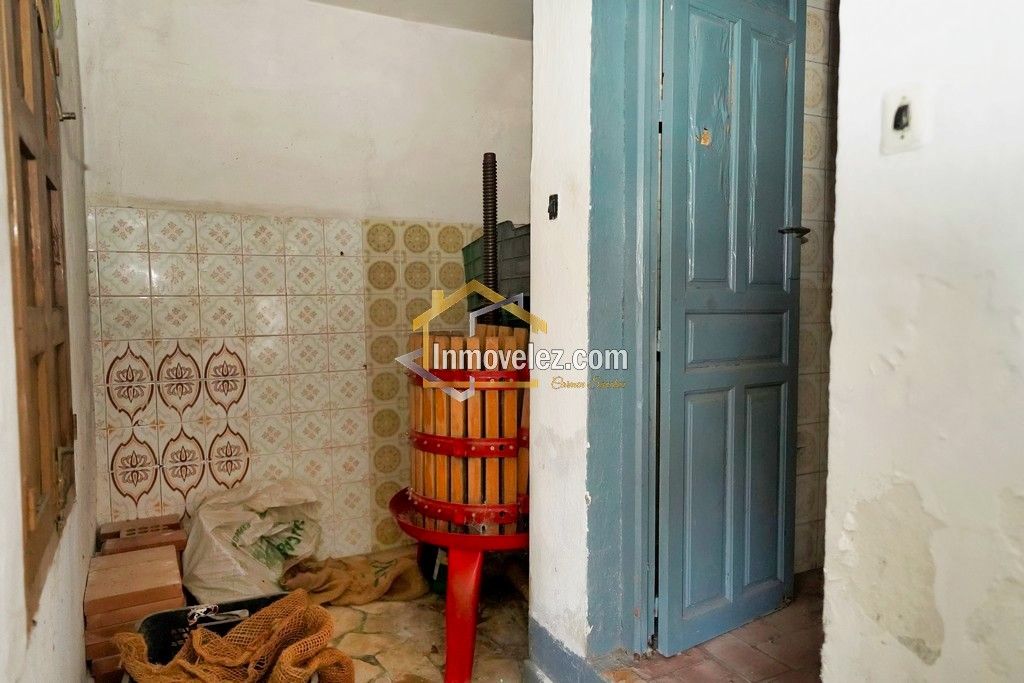 Gran casa en Vélez de Benaudalla (Ref.:0350)