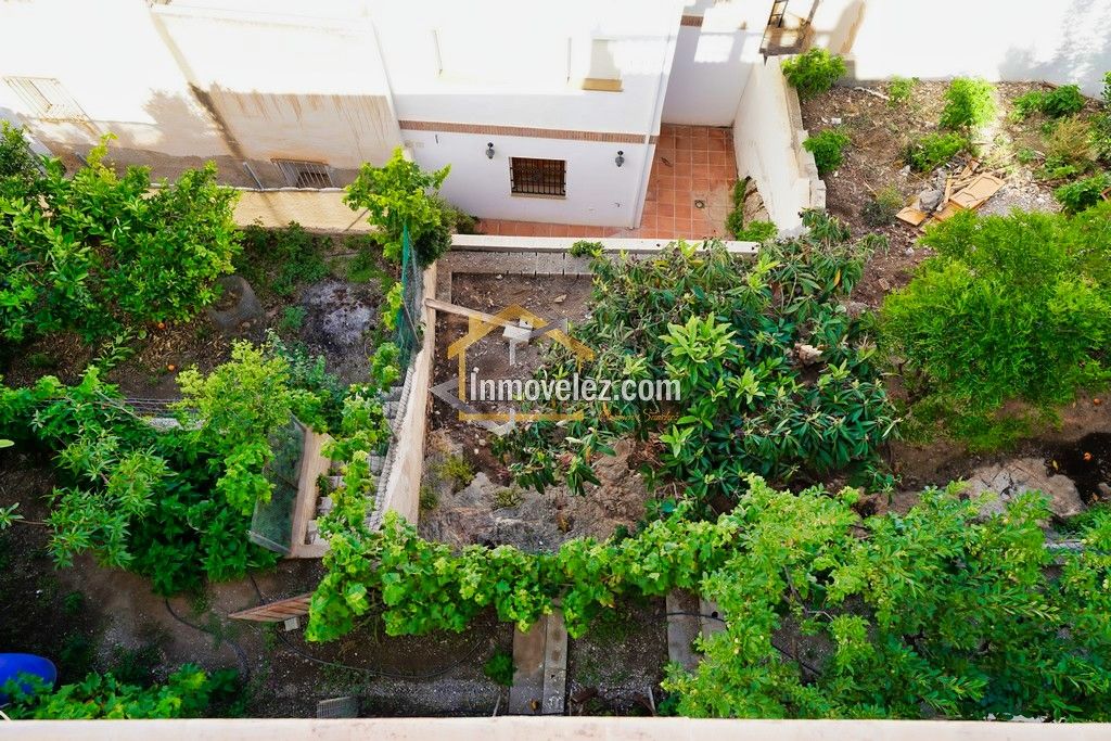 Gran casa en Vélez de Benaudalla (Ref.:0350)