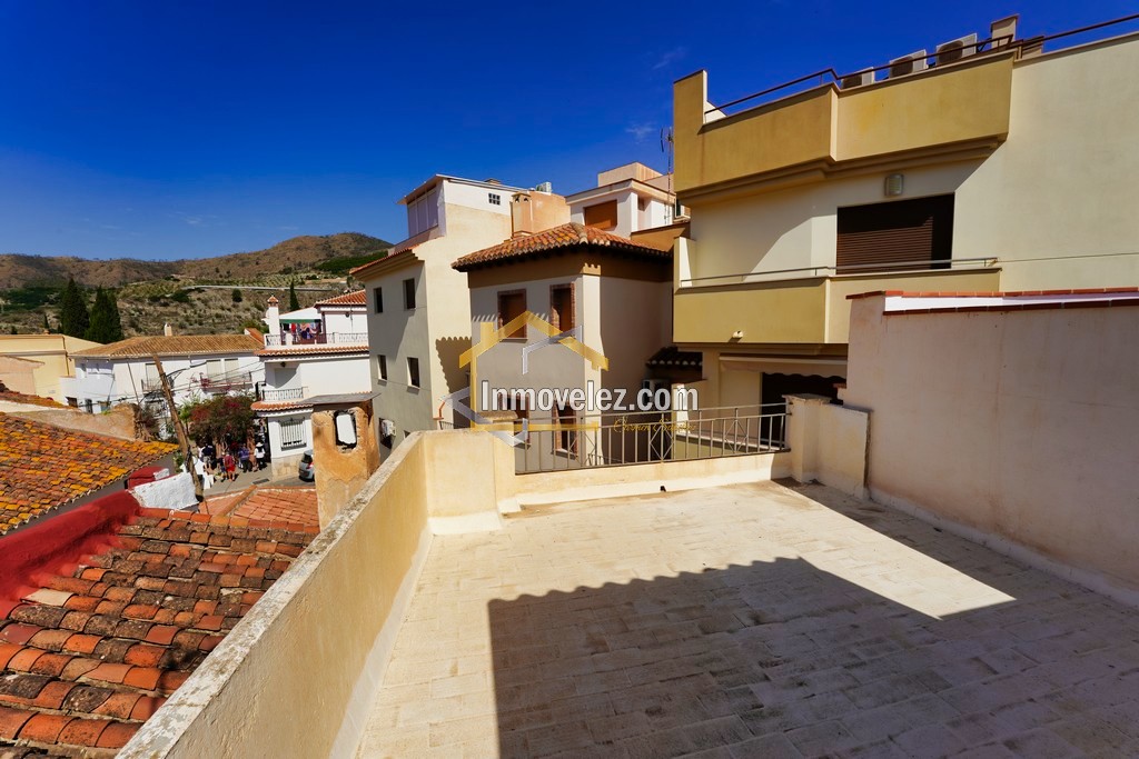 Casa en Vélez de Benaudalla (Ref.:0351)