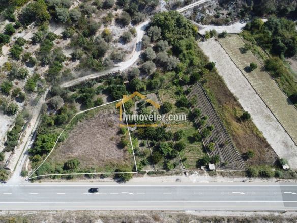 Finca en Vélez de Benaudalla (Ref.:0370)
