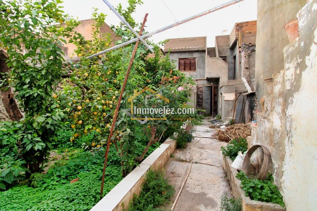 Casa con jardín (Ref.:0378)