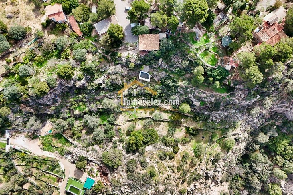 Cortijo en Vélez Benaudalla (Ref.:0388)
