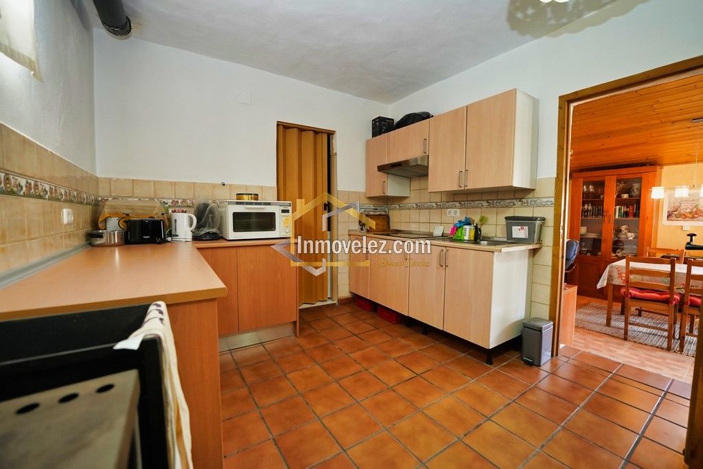 Cortijo en Vélez Benaudalla (Ref.:0388)