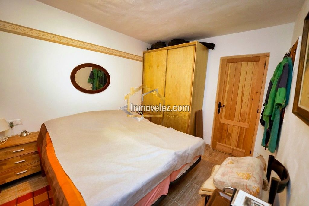 Cortijo en Vélez Benaudalla (Ref.:0388)