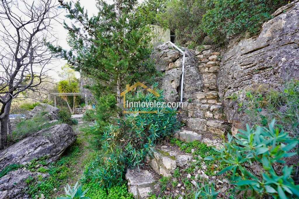 Cortijo en Vélez Benaudalla (Ref.:0388)