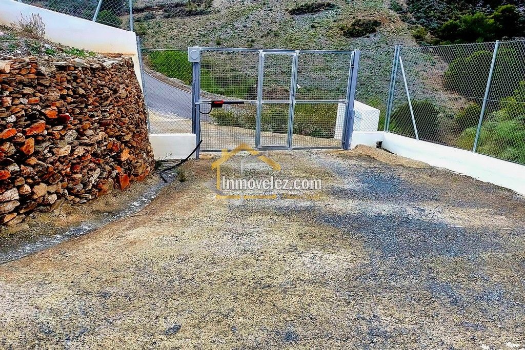 Cortijo en Vélez de Benaudalla (Ref.:0386)