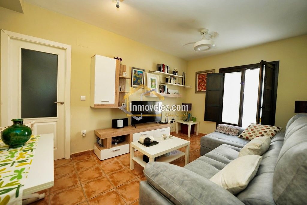 Apartamento en Vélez de Benaudalla (Ref.:0400)