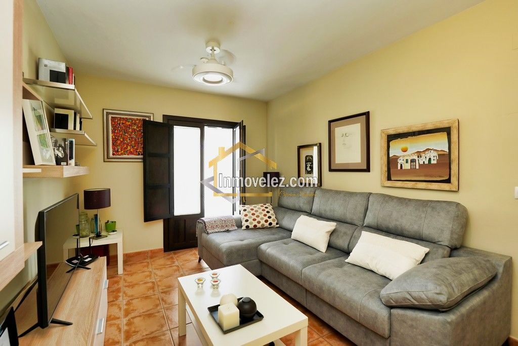 Apartamento en Vélez de Benaudalla (Ref.:0400)