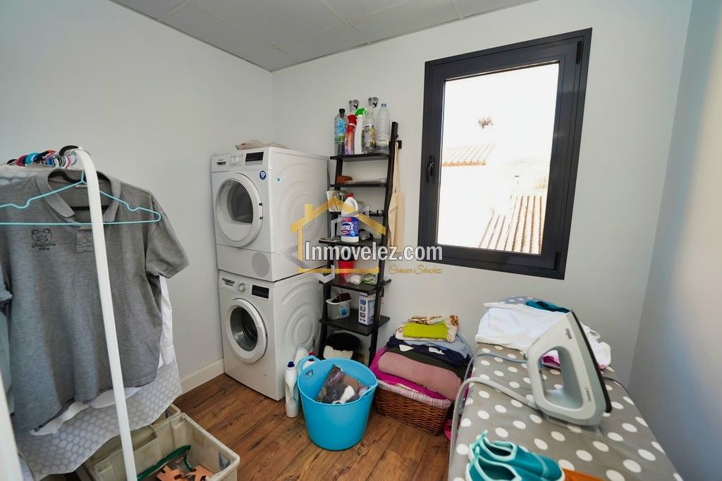 Unifamiliar en Vélez de Benaudalla (Ref.:0401)