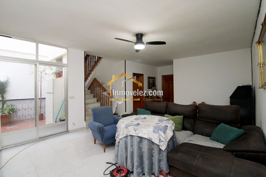 Casa en Vélez de Benaudalla (Ref.:0425)
