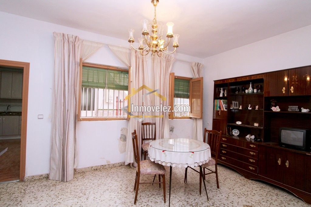 Casa en Vélez de Benaudalla (Ref.:0435)