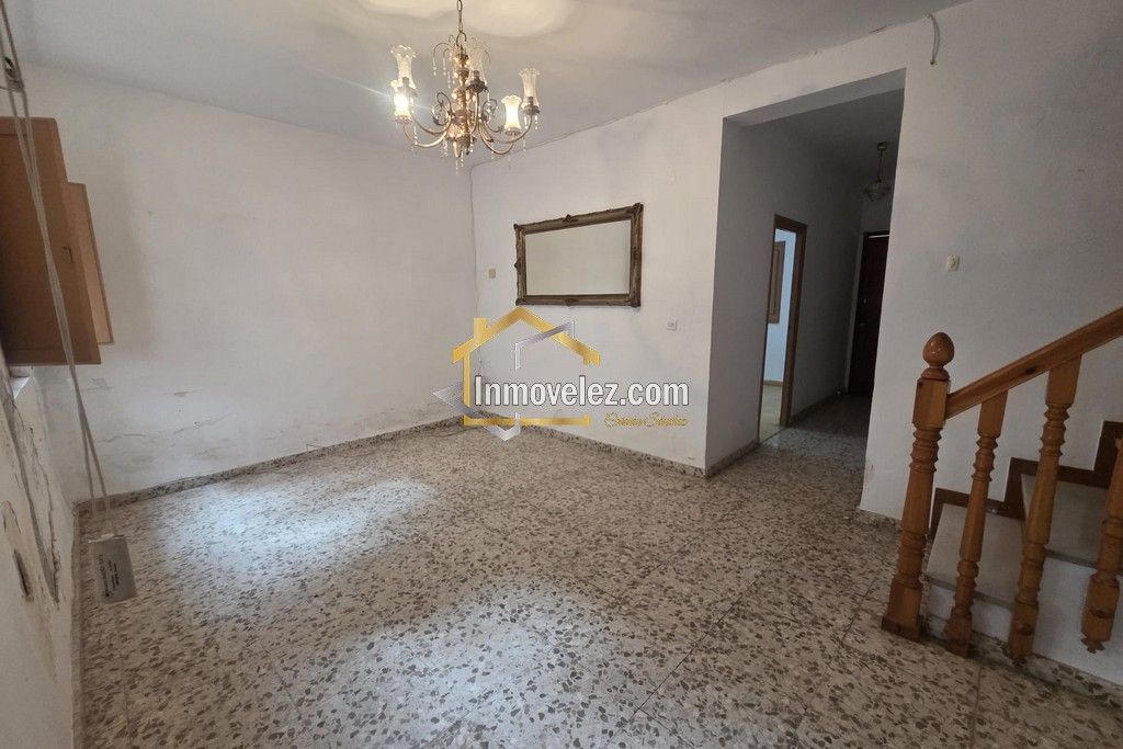 Casa en Vélez de Benaudalla (Ref.:0435)