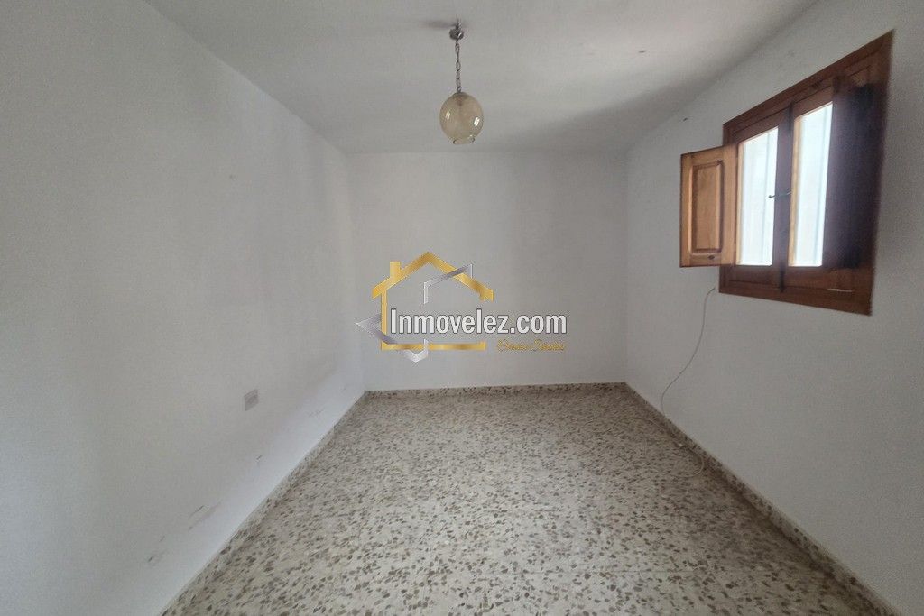 Casa en Vélez de Benaudalla (Ref.:0435)