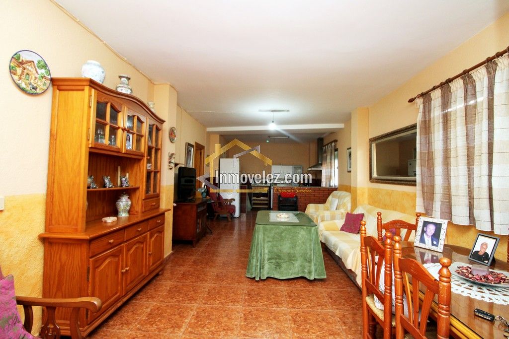 Casa en Vélez de Benaudalla (Ref.:459)