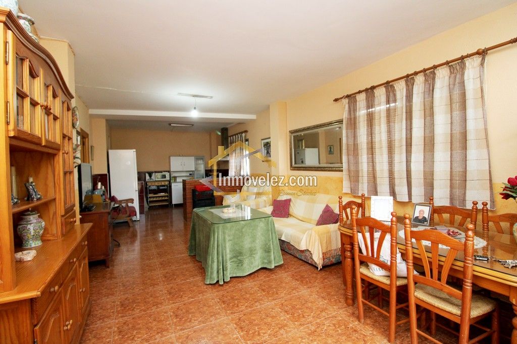 Casa en Vélez de Benaudalla (Ref.:459)