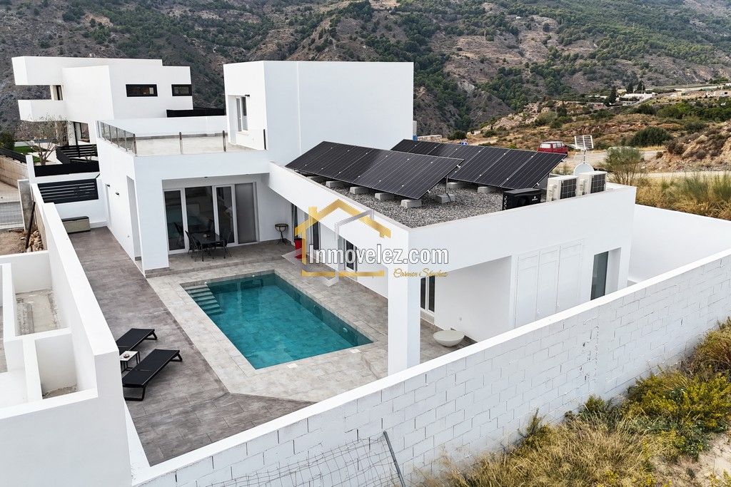 Chalet en Vélez de Benaudalla (Ref.:0456)