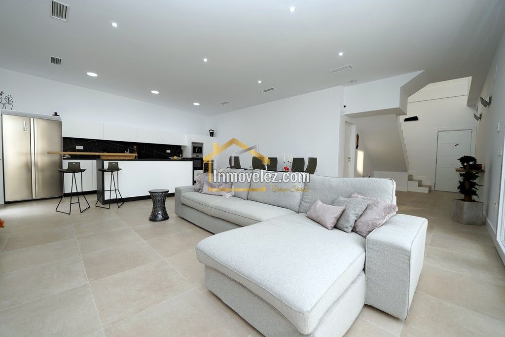 Chalet en Vélez de Benaudalla (Ref.:0456)