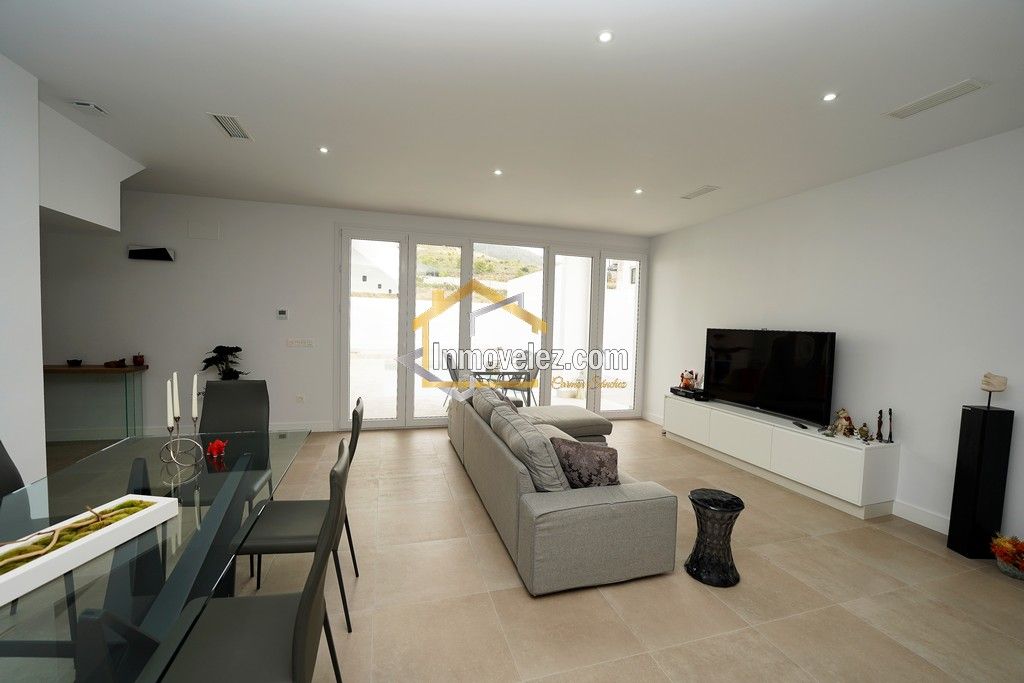 Chalet en Vélez de Benaudalla (Ref.:0456)