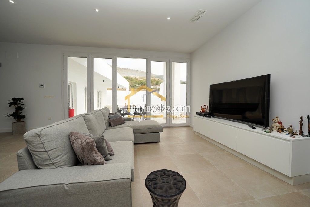 Chalet en Vélez de Benaudalla (Ref.:0456)