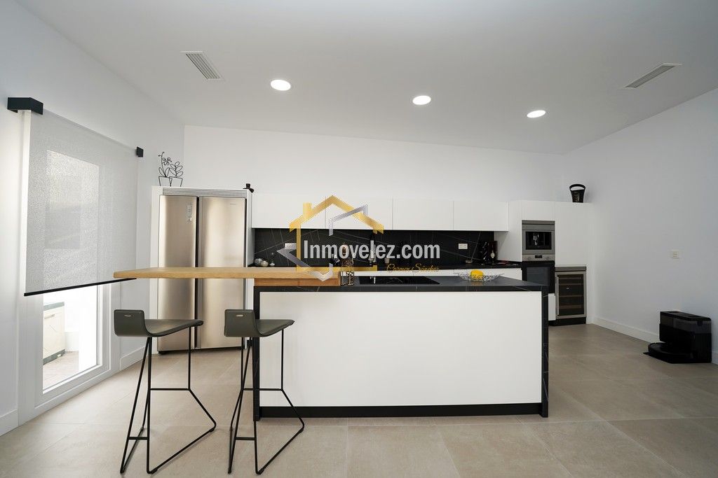 Chalet en Vélez de Benaudalla (Ref.:0456)