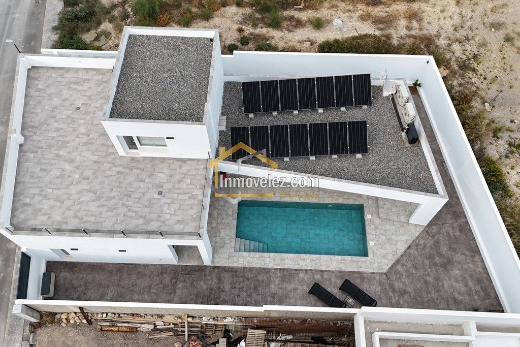 Chalet en Vélez de Benaudalla (Ref.:0456)